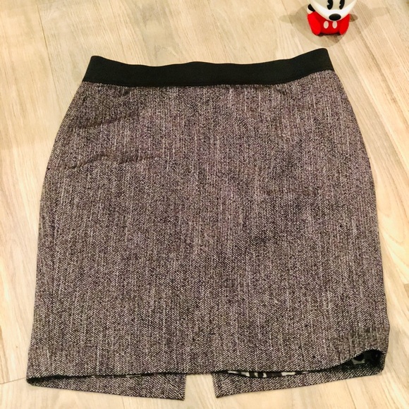 Express Dresses & Skirts - Express Houndstooth Skirt Elastic Waistband